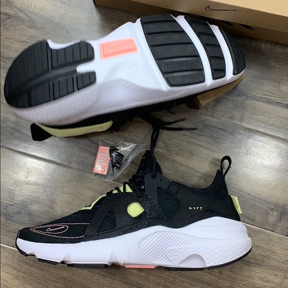 NIKE HUARACHE-TYPE black/pink TNT-black-zinnia - Picture 9 of 16